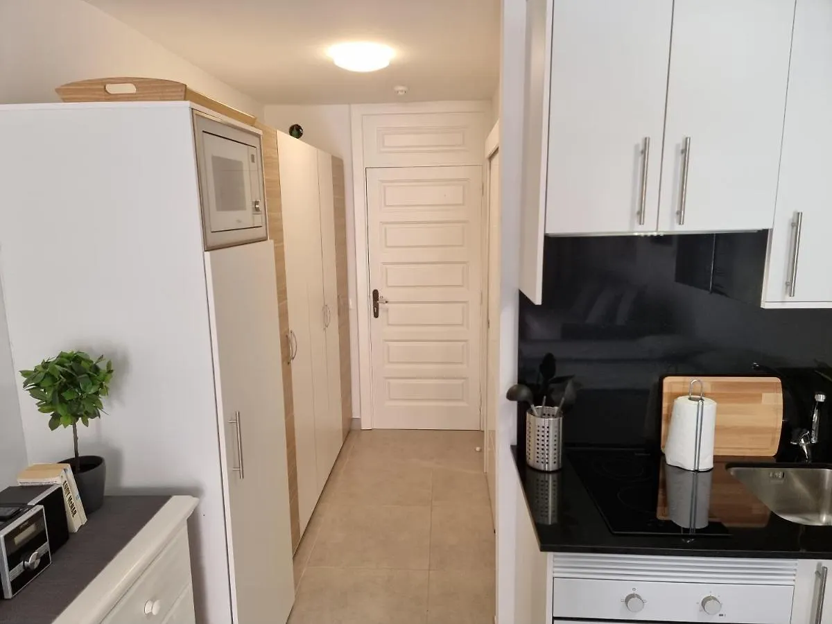 Studio No 2 Just 100 To Beach And Sea, Large Terrace, Heated Pool, Wifi, Aircondition For A Fee Πλάγια ντε λας Αμέρικας